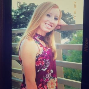 Meet your Posher, Lauren